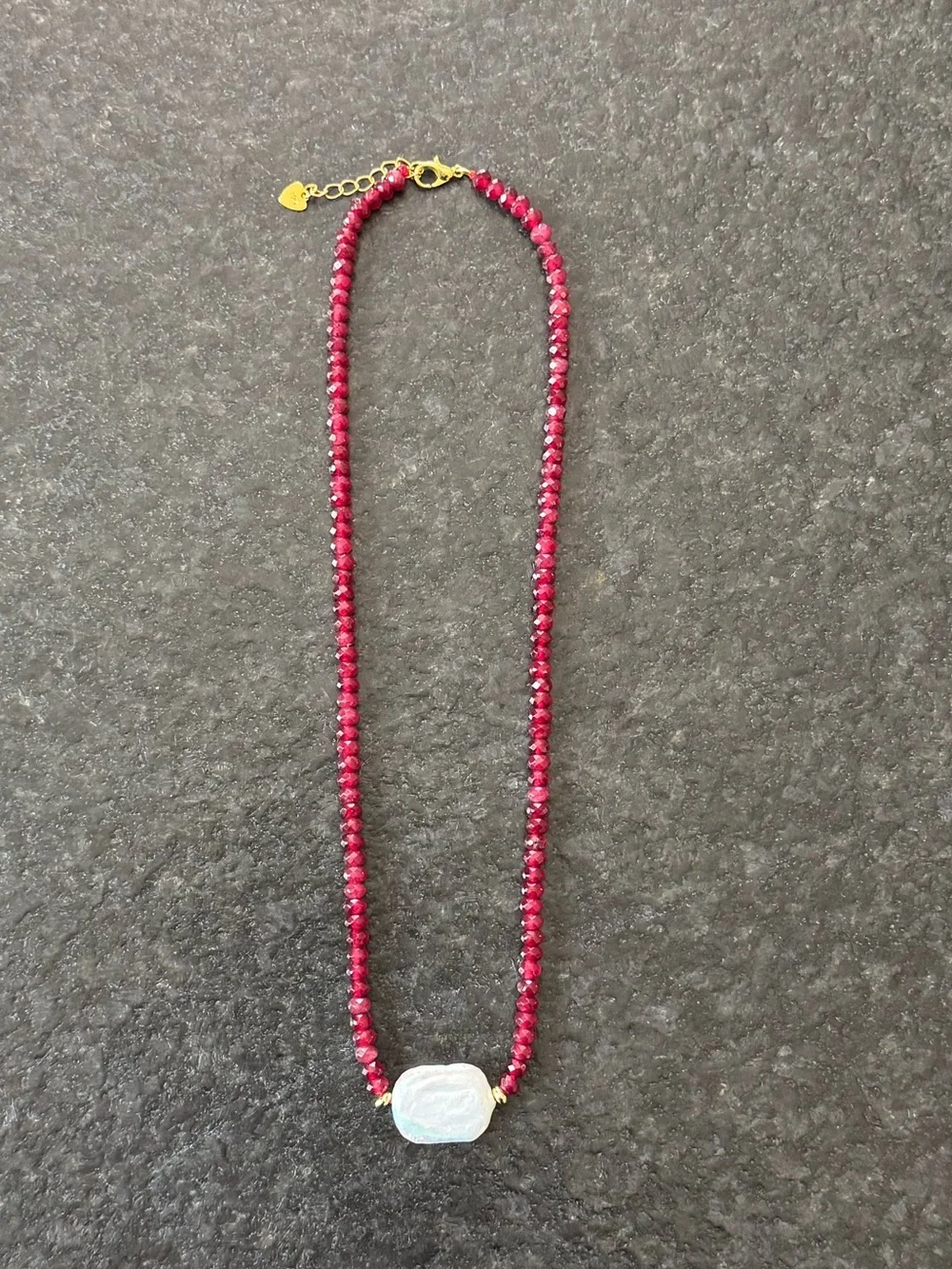 NWOT Tuckernuck Garnet and Pearl Necklace